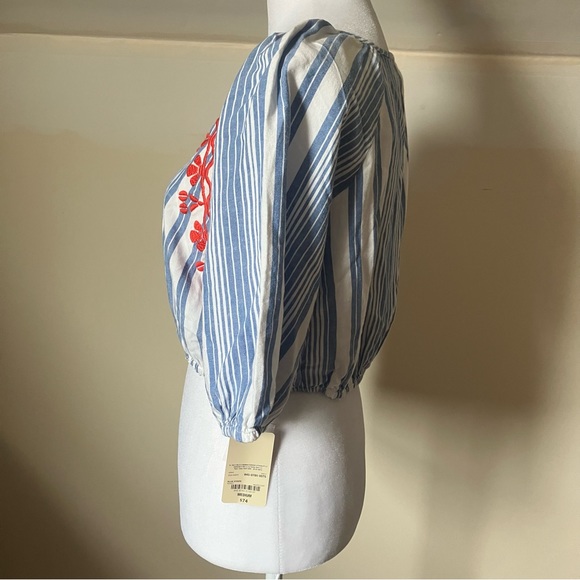 St John’s Bay Striped Floral Embroidered Crop Top size Medium - Picture 3 of 6